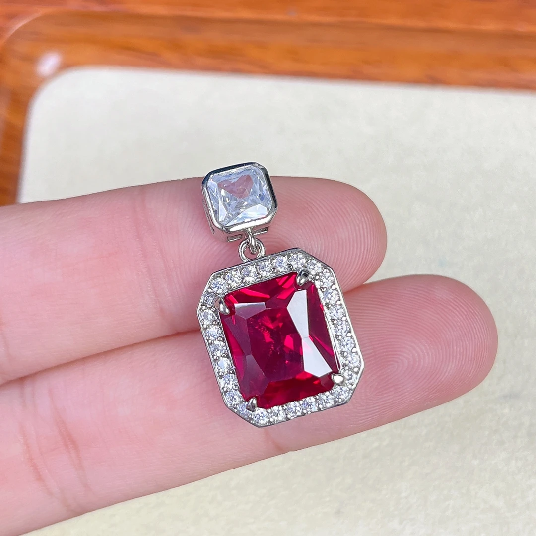 臻选吊坠 泰国春武里经典时尚气质百搭红色吊坠WDA5106