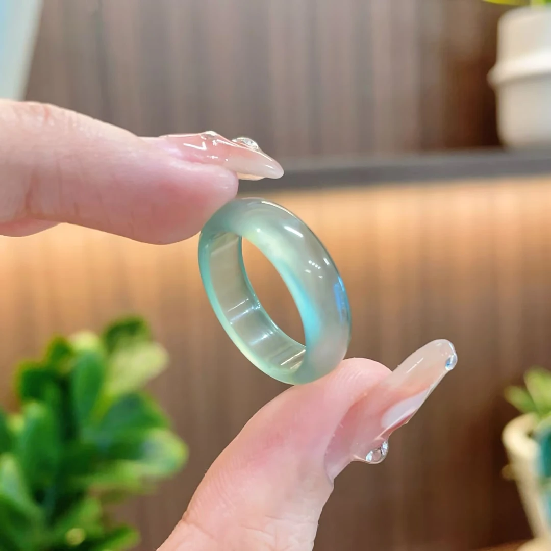 湖水绿天然玛瑙戒指女小众食指戒简约古风清新感素圈叠戴玉髓戒指