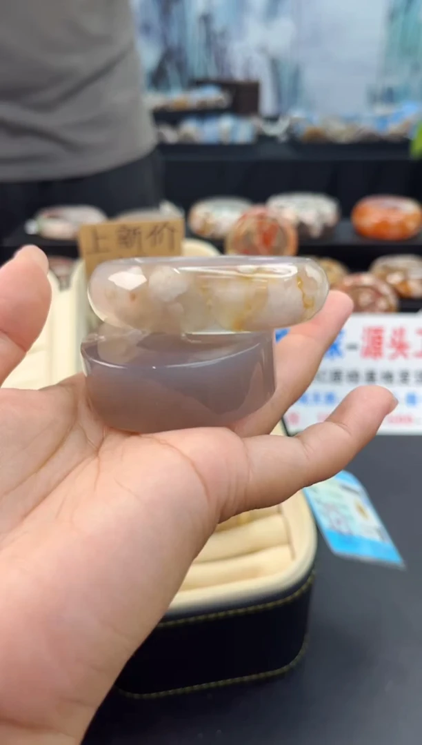 【闪购商品】石英质玉手镯未镶嵌赠品镯心(圈口54