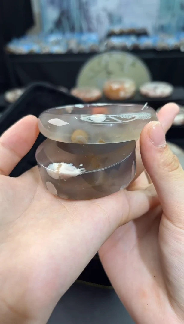 【闪购商品】石英质玉手镯未镶嵌赠品镯心(圈口59