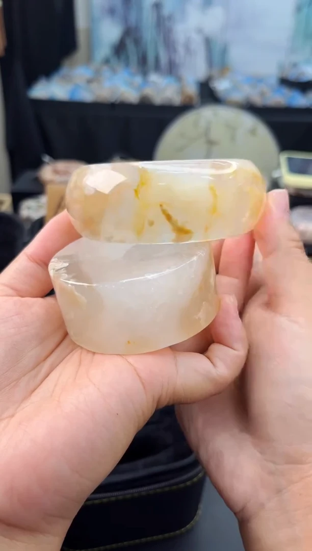 【闪购商品】石英质玉手镯未镶嵌赠品镯心（圈口60