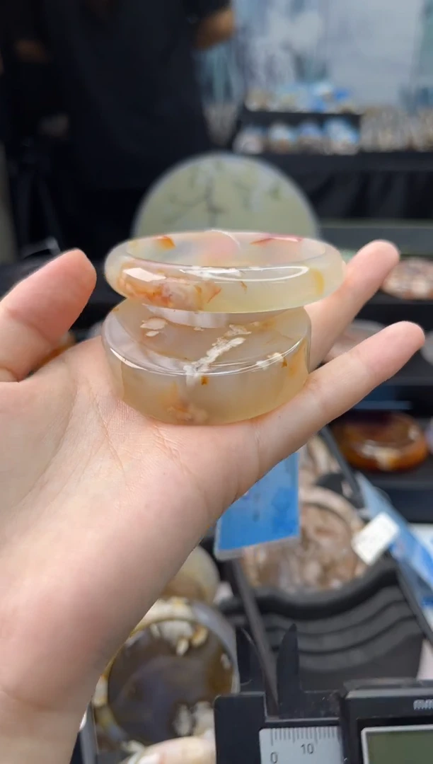 【闪购商品】石英质玉手镯未镶嵌赠品镯心（54圈口）