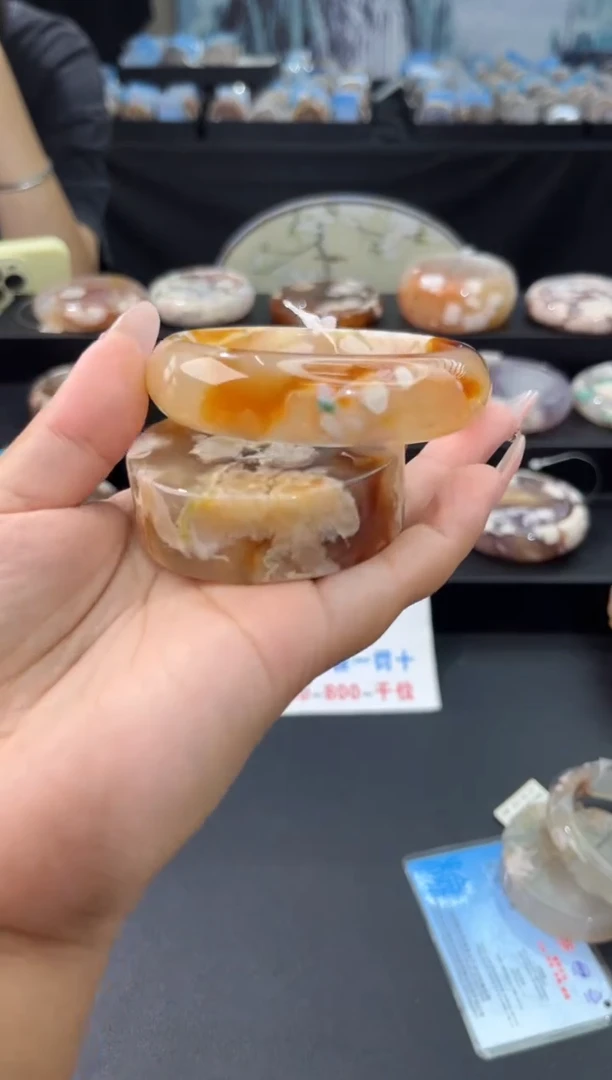 【闪购商品】石英质玉手镯未镶嵌赠品镯心（圈口60