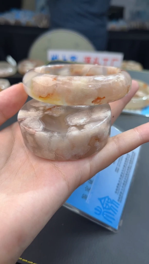 【闪购商品】石英质玉手镯未镶嵌赠品镯心(61圈口)