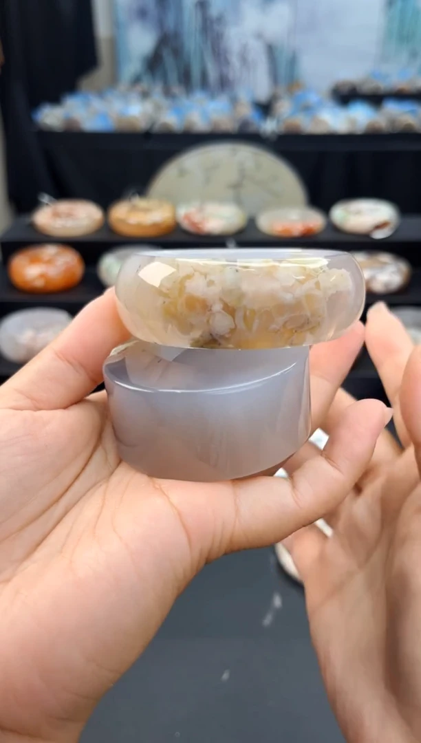 【闪购商品】石英质玉手镯未镶嵌赠品镯心(圈口)58