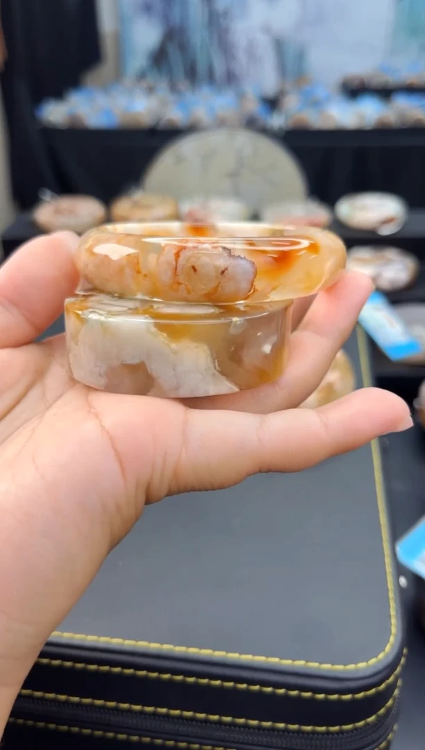 【闪购商品】石英质玉手镯未镶嵌赠品镯心（圈口）59