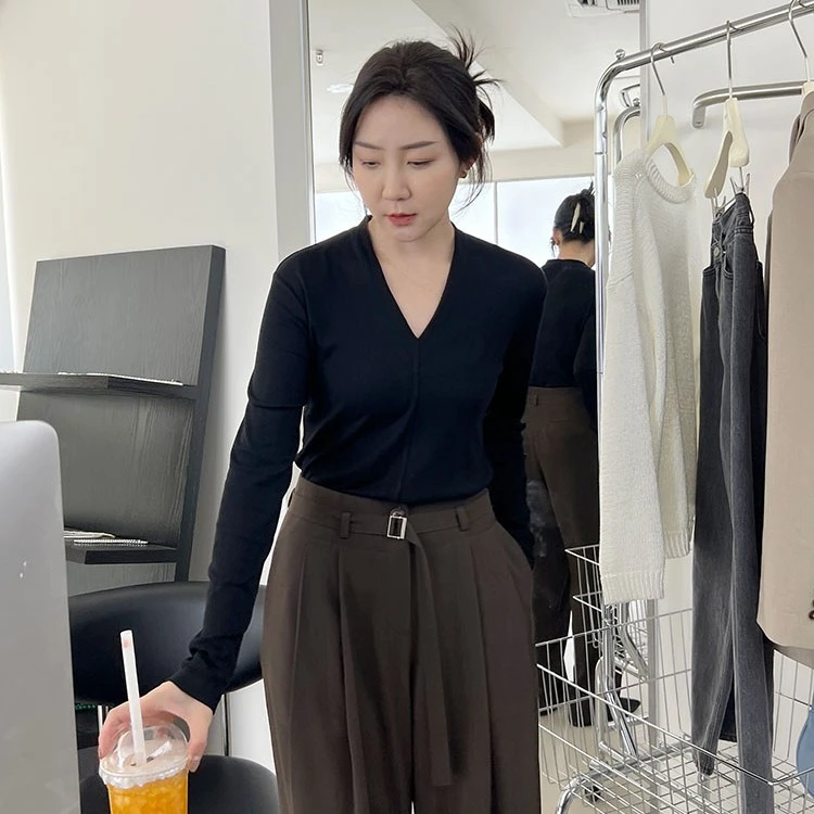 widelia春夏款黑色深V领长袖打底衫修身显瘦上衣气质T恤9186