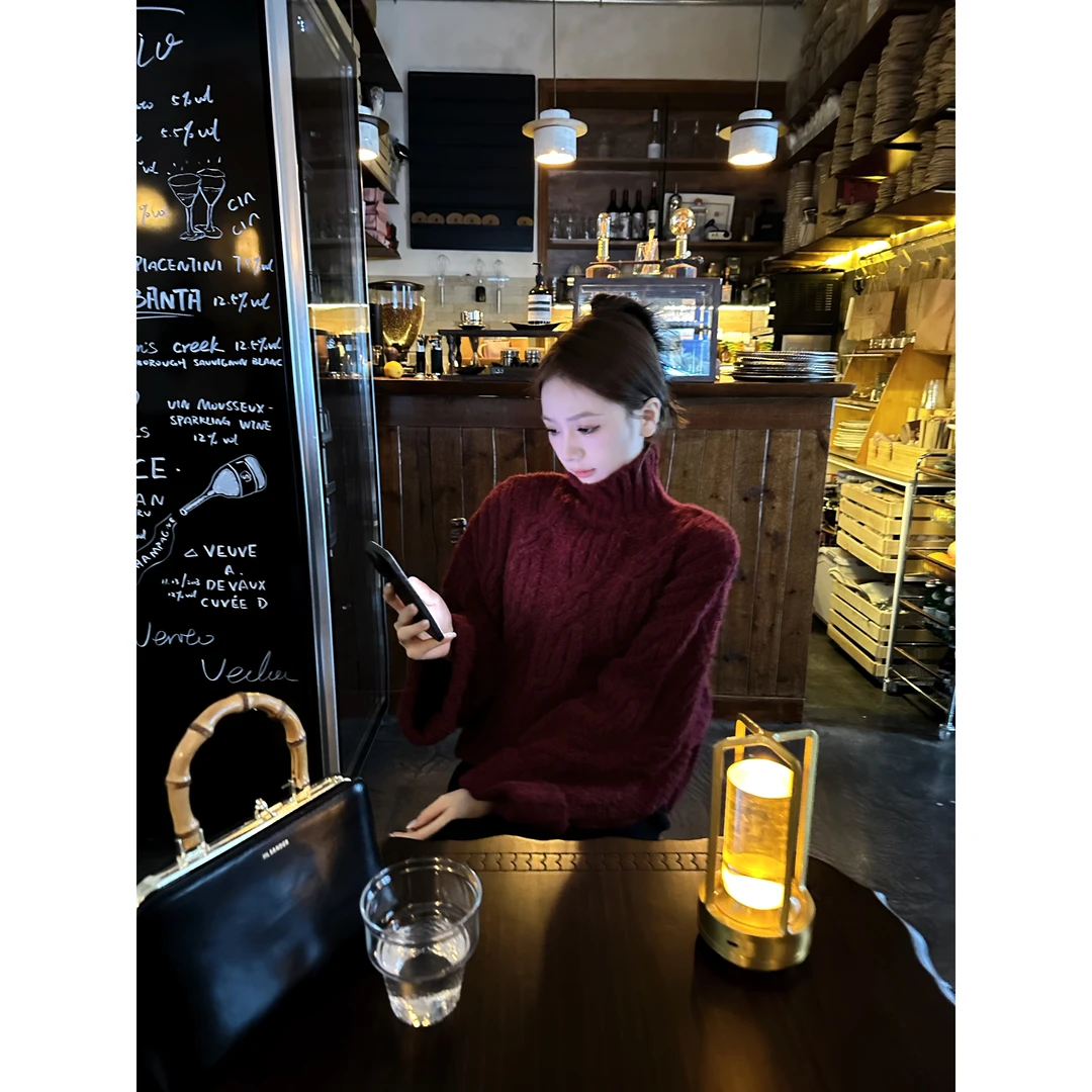 【内购】Madofit麻豆/1417 圣诞前夜 羊驼毛羊毛混纺绞花套头短毛衣