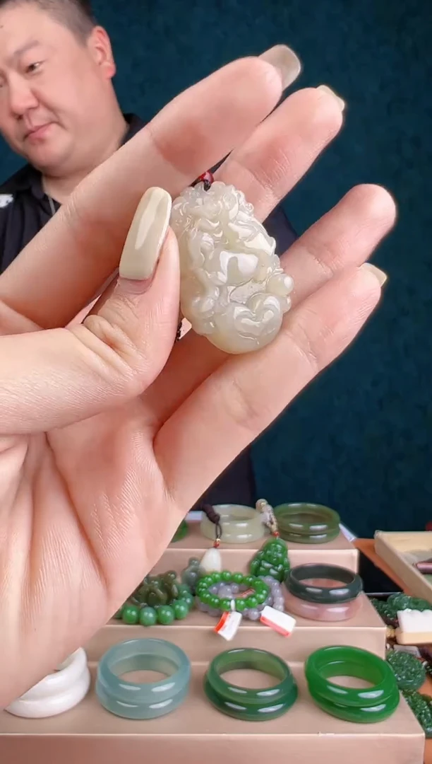 【闪购商品】和田玉颈饰未镶嵌ZZ拍一发一多样性发货