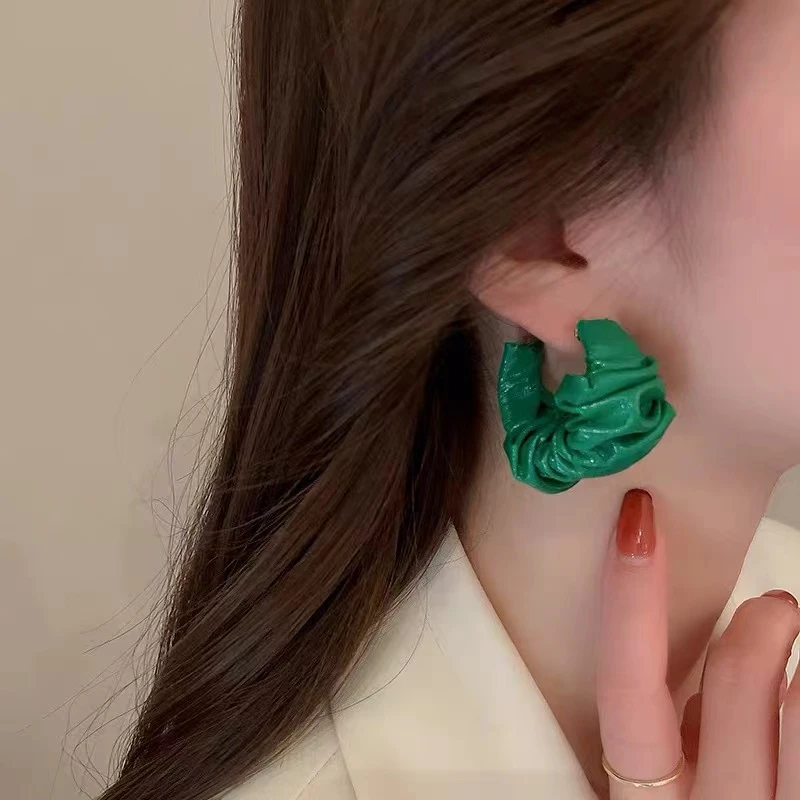 非金属布艺耳饰 绿色皮质褶皱耳环小众设计c型耳圈女ins潮气质