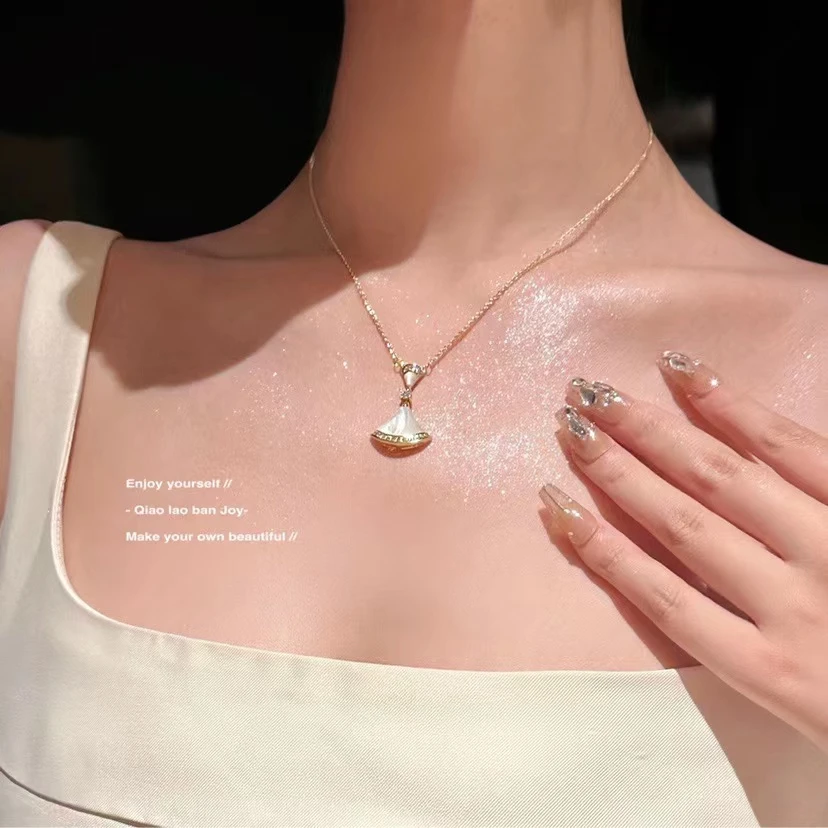 铜合金项链 轻奢简约小裙子细项链小众设计师款锁骨链百搭项链