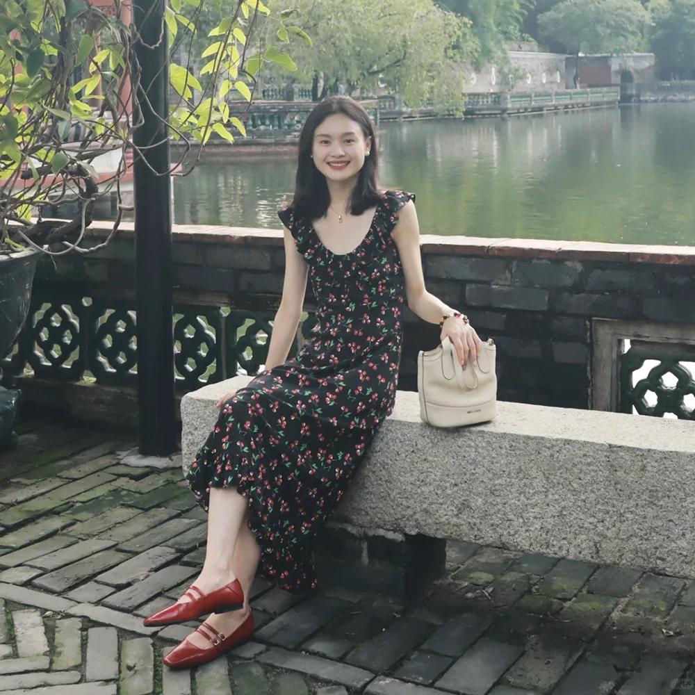 2024夏季新款温柔樱桃印花连衣裙时尚法式长裙小个子收腰显瘦裙女