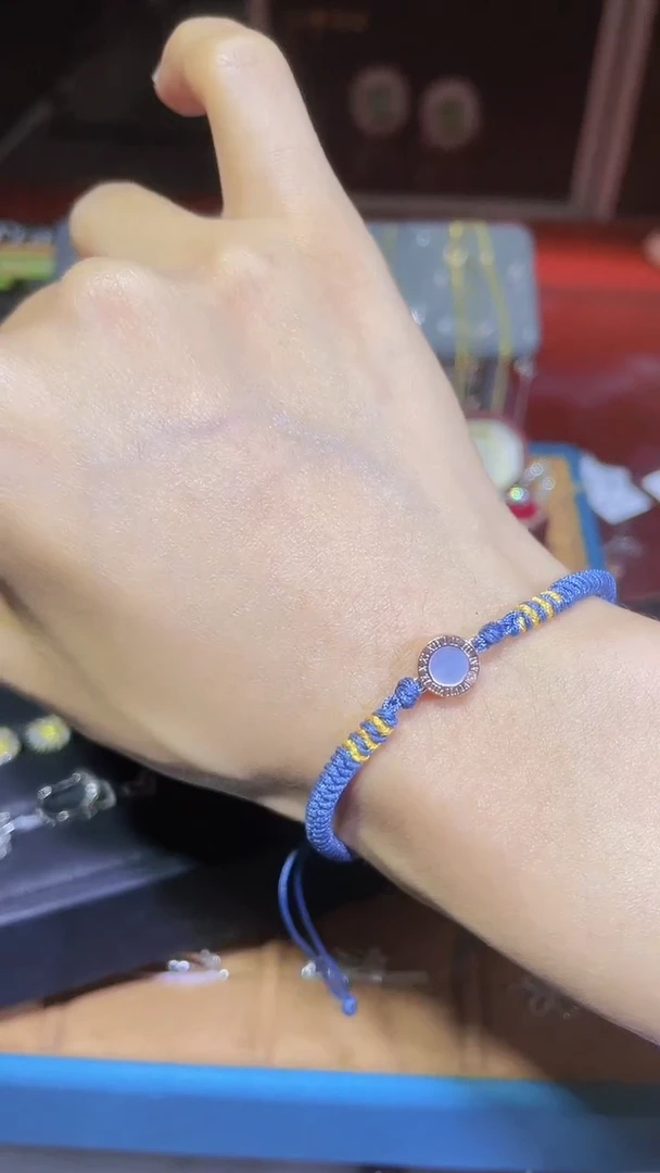 【闪购商品】钻石手链18K金镶嵌精选 蓝色手绳