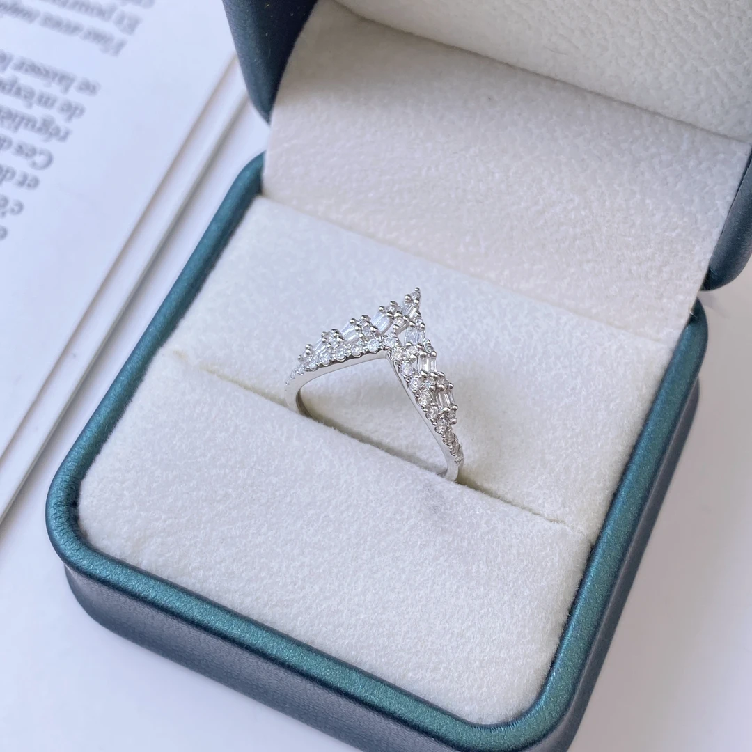 【六言精选】重金  V型T方戒指 天然钻石 ZSJZ01046