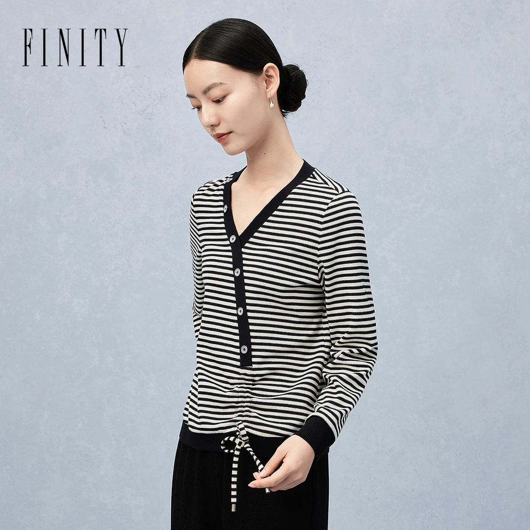【籽言专属】 FINITY 新款针织衫休闲不规则V领设计上衣 F21XCC08T5