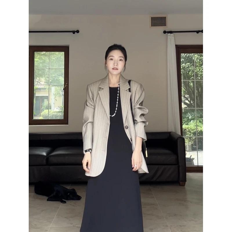 【年终清清 售完不补】人字条纹廓形西装外套女含垫肩 G923T00853