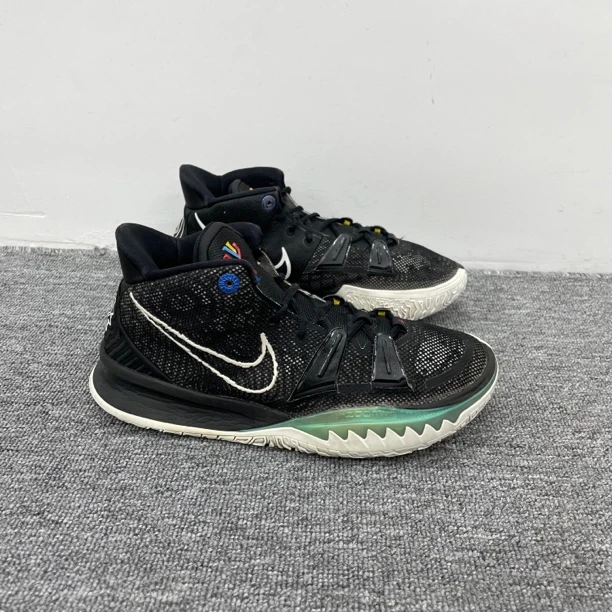 （44码）Nike Kyrie 7 球鞋/首发/9新/配盒