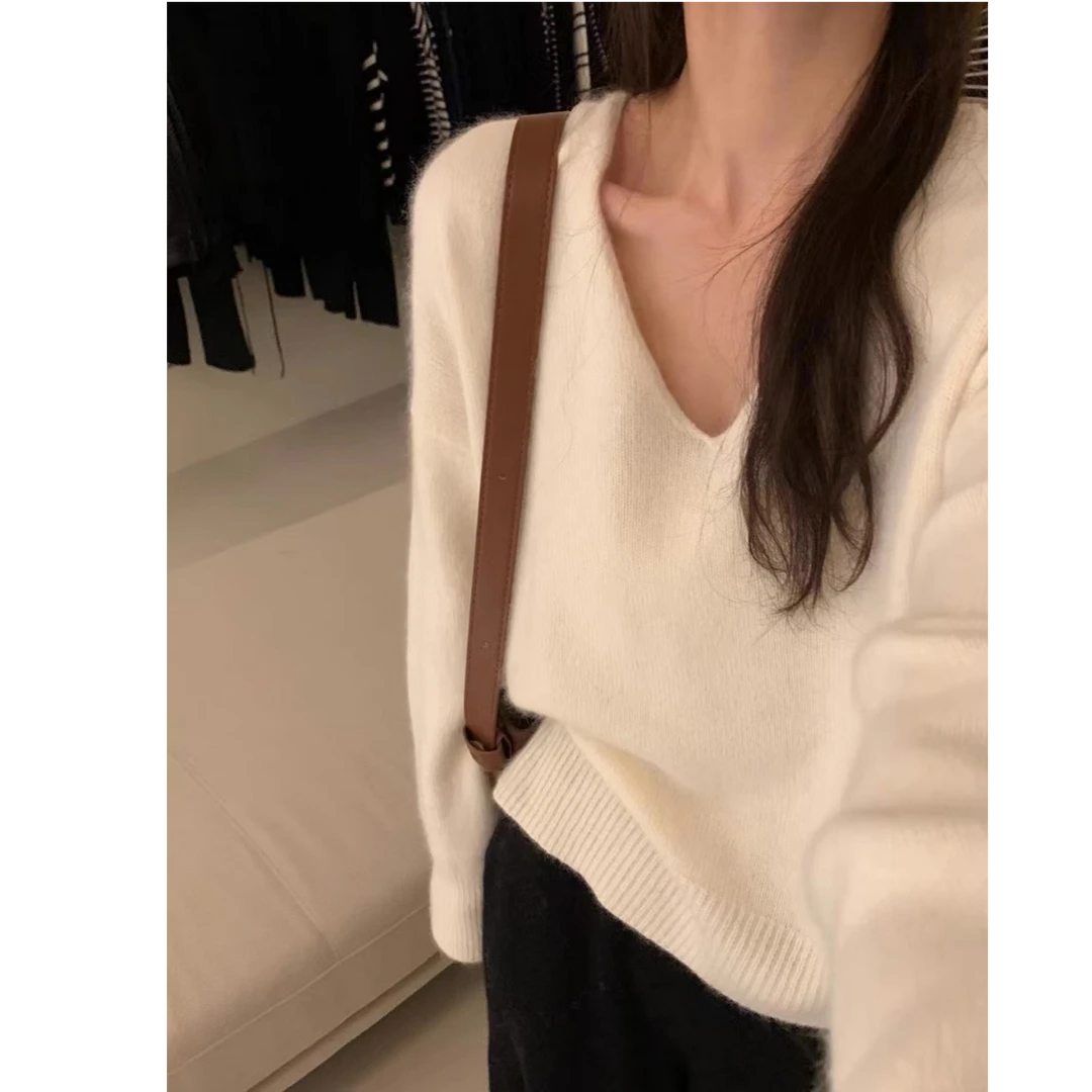 新款白色软宽松v领针织衫上衣女打底秋冬内搭毛衣