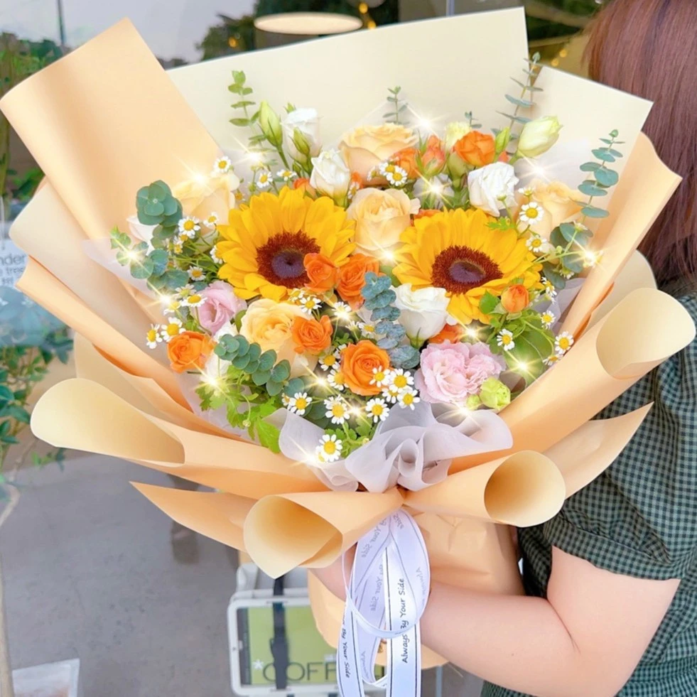 毕业记忆『2朵向日葵5朵香槟玫瑰花束』送学子送朋友送闺蜜生日鲜花直播间现场直播卖花