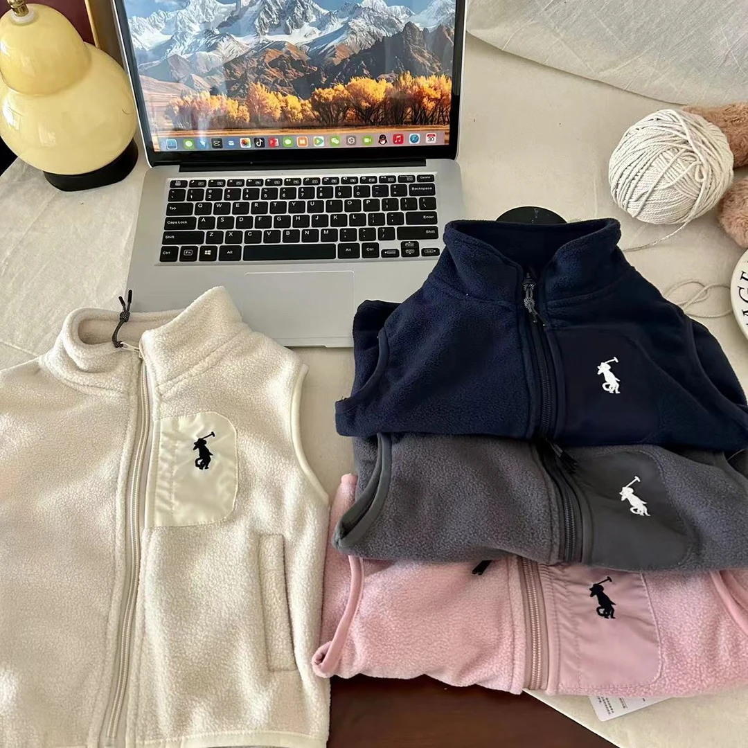 秋冬儿童刺绣摇粒绒马甲外套