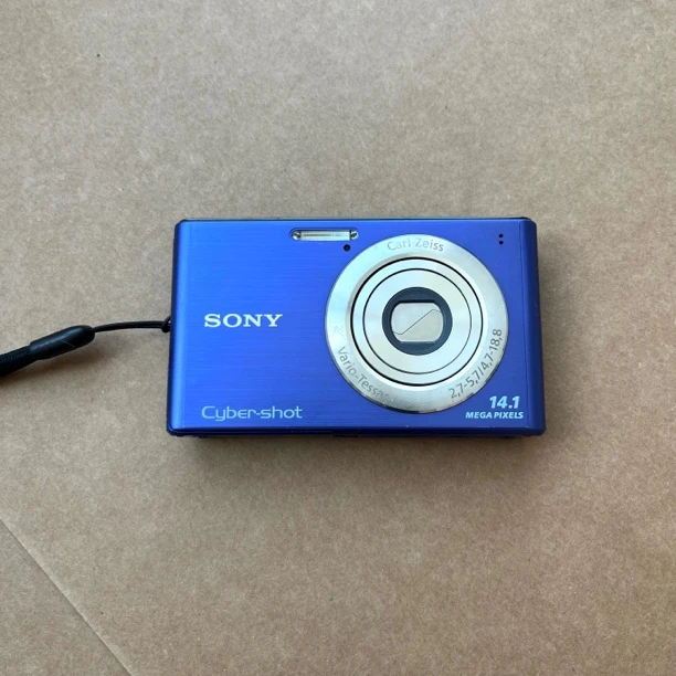9新 Sony/索尼 索尼w550  银色 一切功能正常 1400万像素