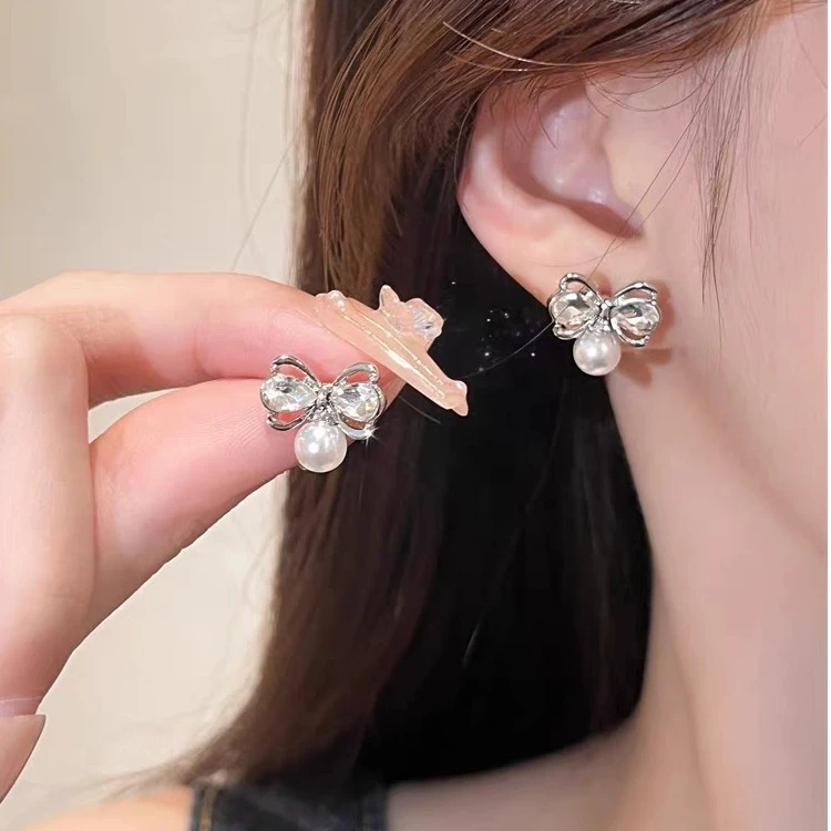 蔓洛歌 合金仿珍珠耳饰 925银针蝴蝶结珠珠耳钉甜美ins精致高级感