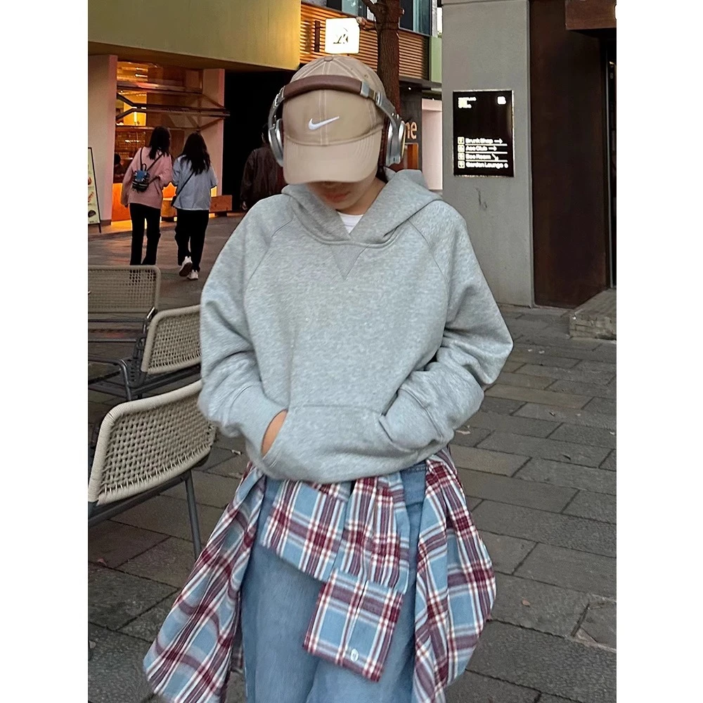 短款灰色连帽卫衣女春秋薄款正肩宽松慵懒风简约百搭美式复古上衣