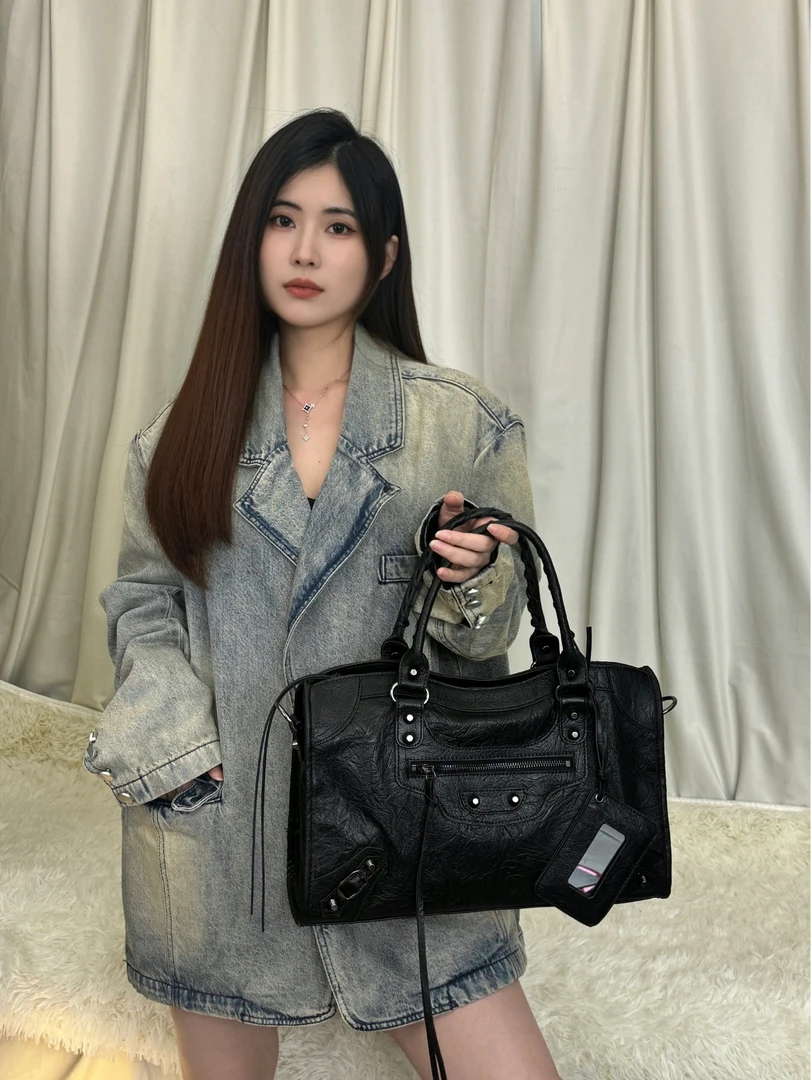 [七月堡包]铆钉机车高级感辣妹包手提单肩斜挎