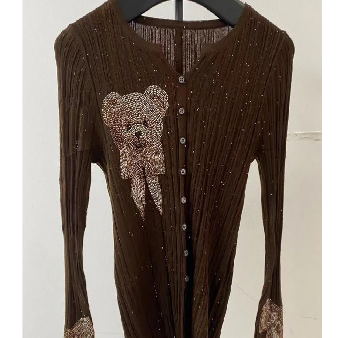 TCH服饰店-潮牌可爱熊气质袖口蝴蝶结针织上衣女T72C09E5042