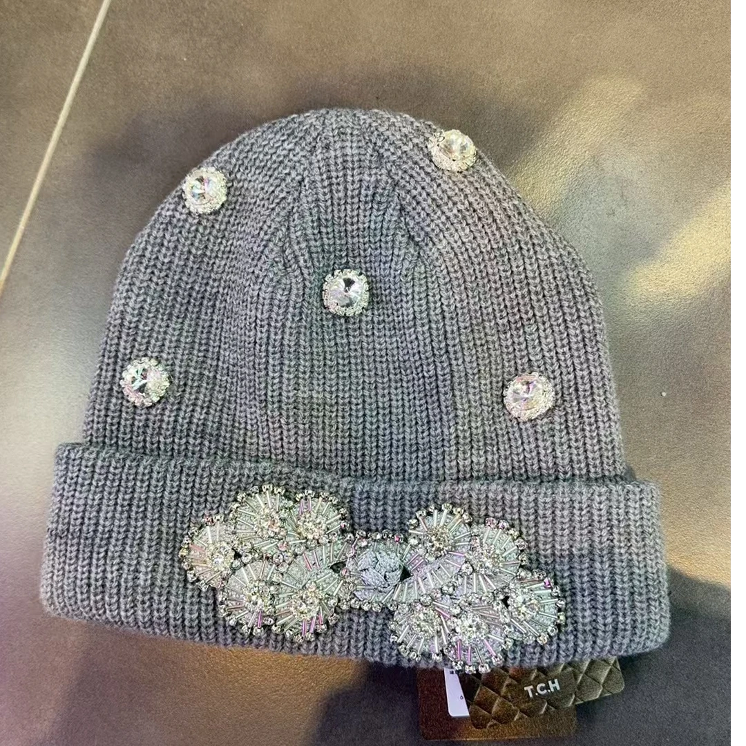 TCH服饰-潮牌加厚保暖针织帽女珠珠T72D418015