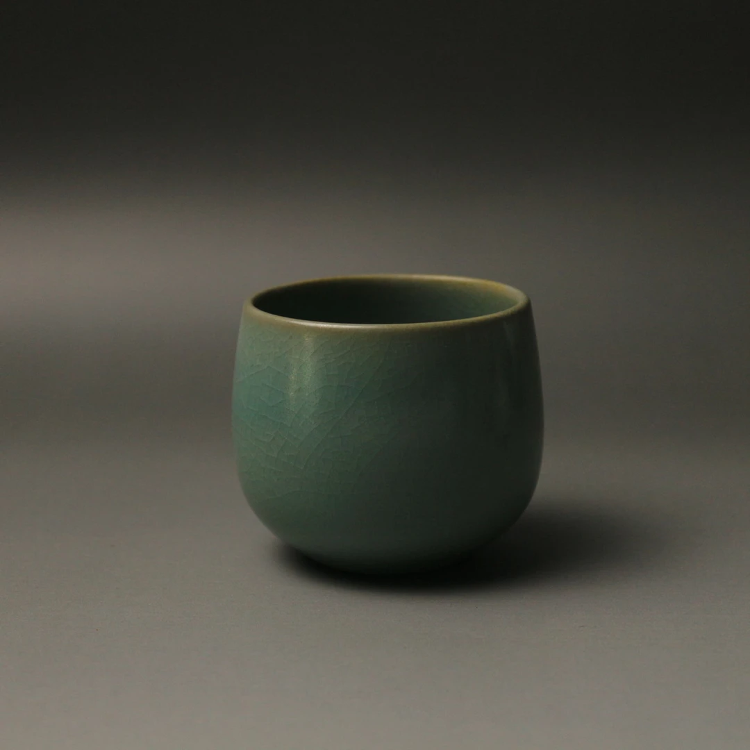宋御汝窑  仿古釉龙蛋杯110ML微瑕
