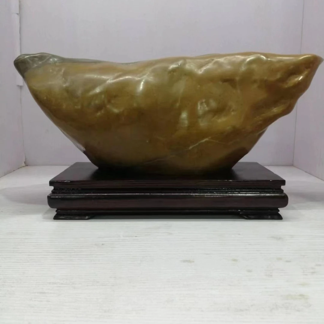 灵璧玉化石：象个圆宝圆润，石皮光滑，色彩艳丽，形象美。