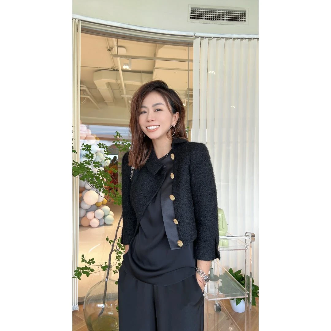 BackAtOne  法式斜襟设计师翻领纯色小香风短款外套 BAO-22AW-B23