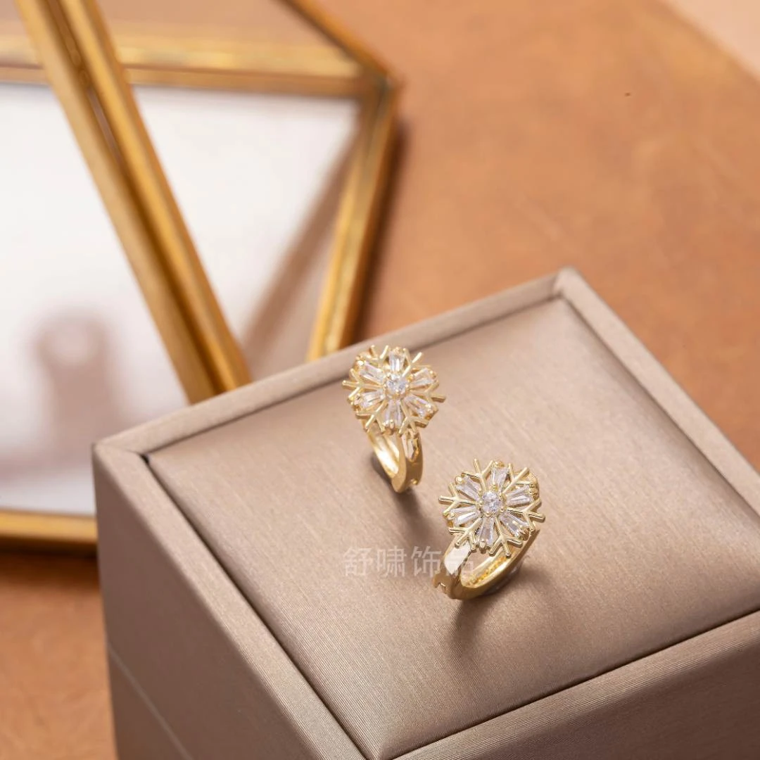 舒啸 铜合金耳饰 简约设计秋冬小巧雪花精致甜美时尚百搭耳扣5号