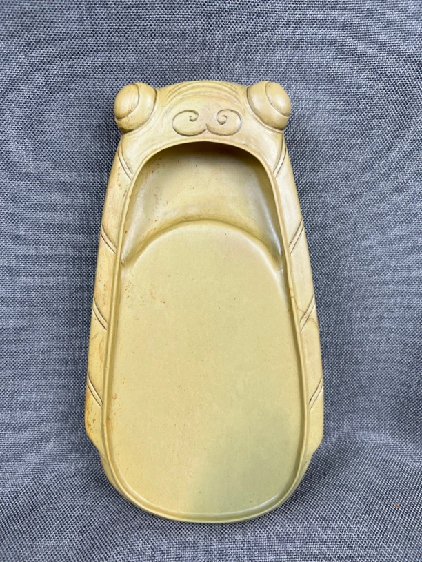 精品端砚《蝉形砚》西山绿端，尺寸：11x20x3cm