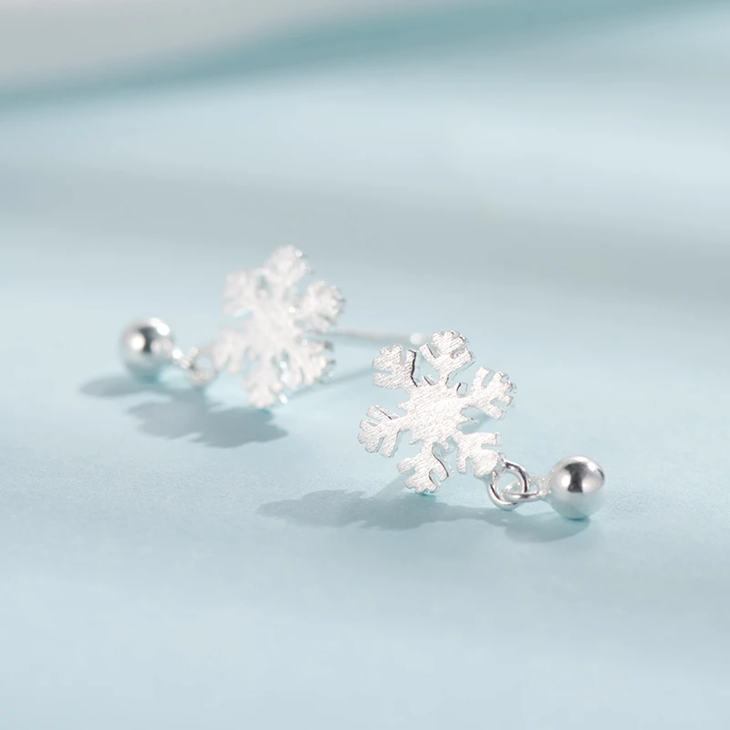 金美澳 925银耳饰 2025年潮雪花耳钉小耳坠精致清新气质圆脸显瘦