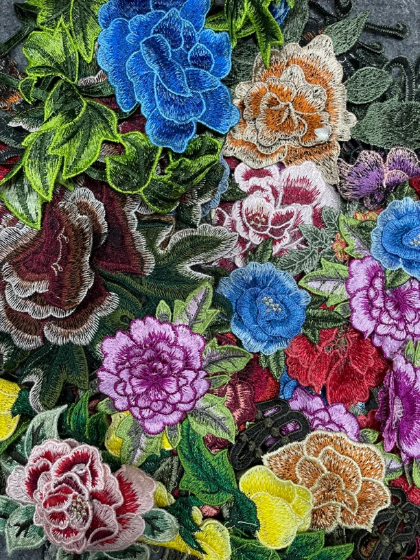 福利五彩刺绣花朵领花颜色搭配随机发