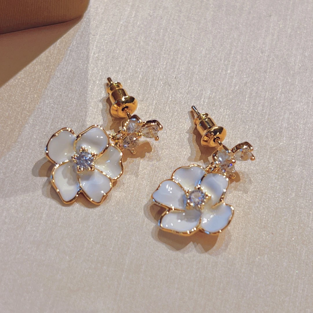 铜合金合成锆石耳饰 杨杨babytime 温柔气质白色雏菊花朵耳钉小巧