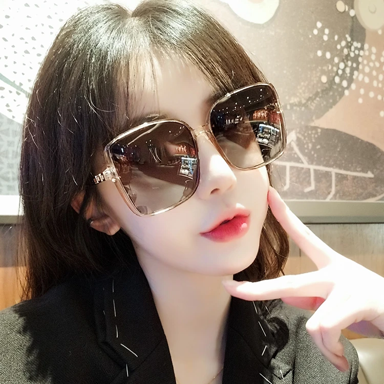 2025年新款墨镜女大脸圆脸显瘦防紫外线眼镜开车专用偏光太阳镜潮