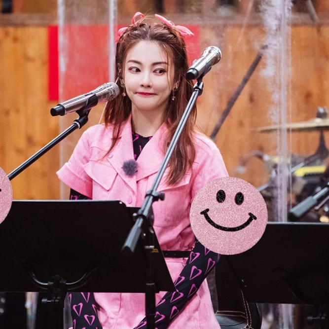 DevilBeauty粉色甜美牛仔满印修身显瘦连体裤