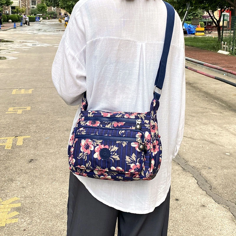 （1218）多层包包中年女款妈妈包大容量牛津布旅行斜挎包轻便单肩