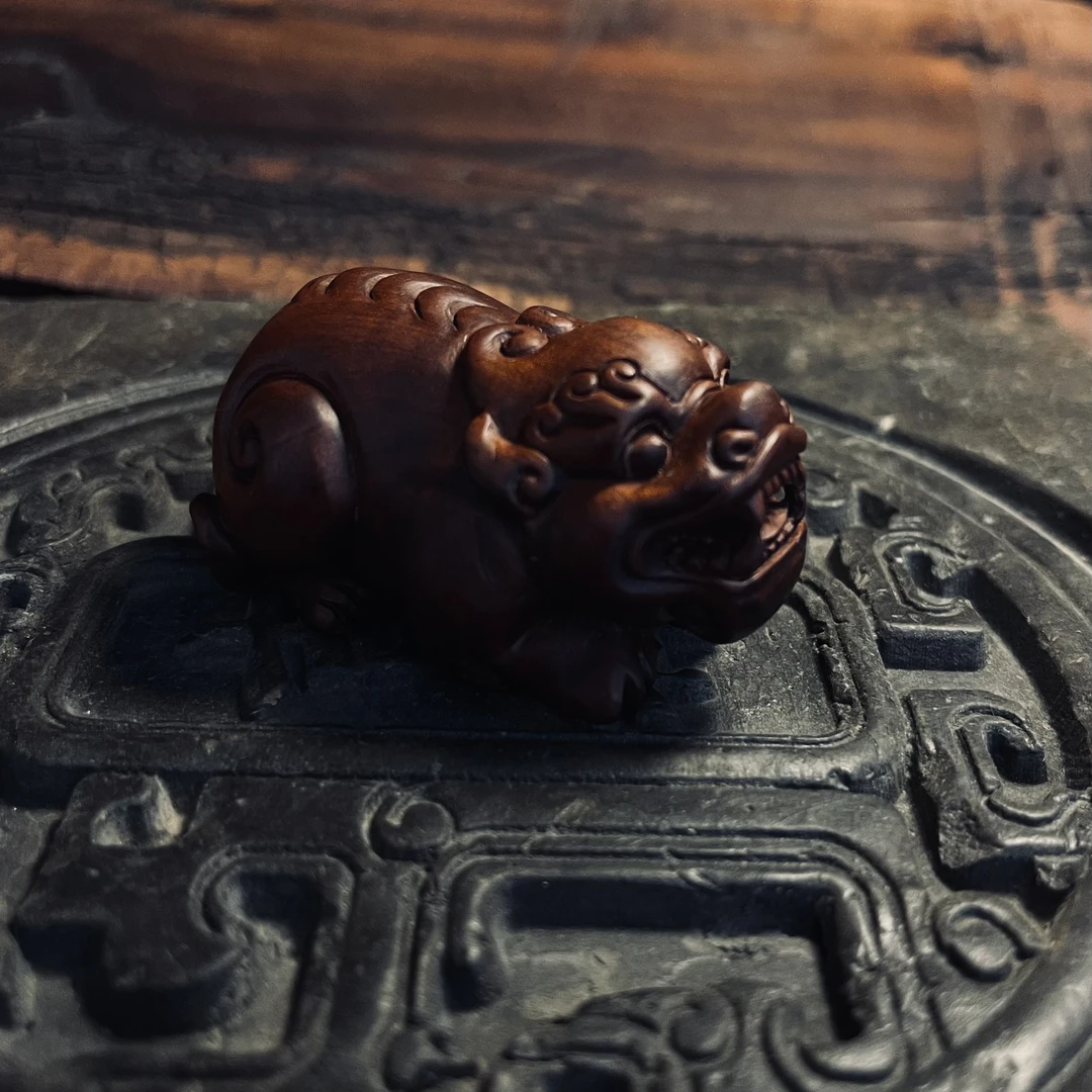 显密文化雷击木手工貔貅把件