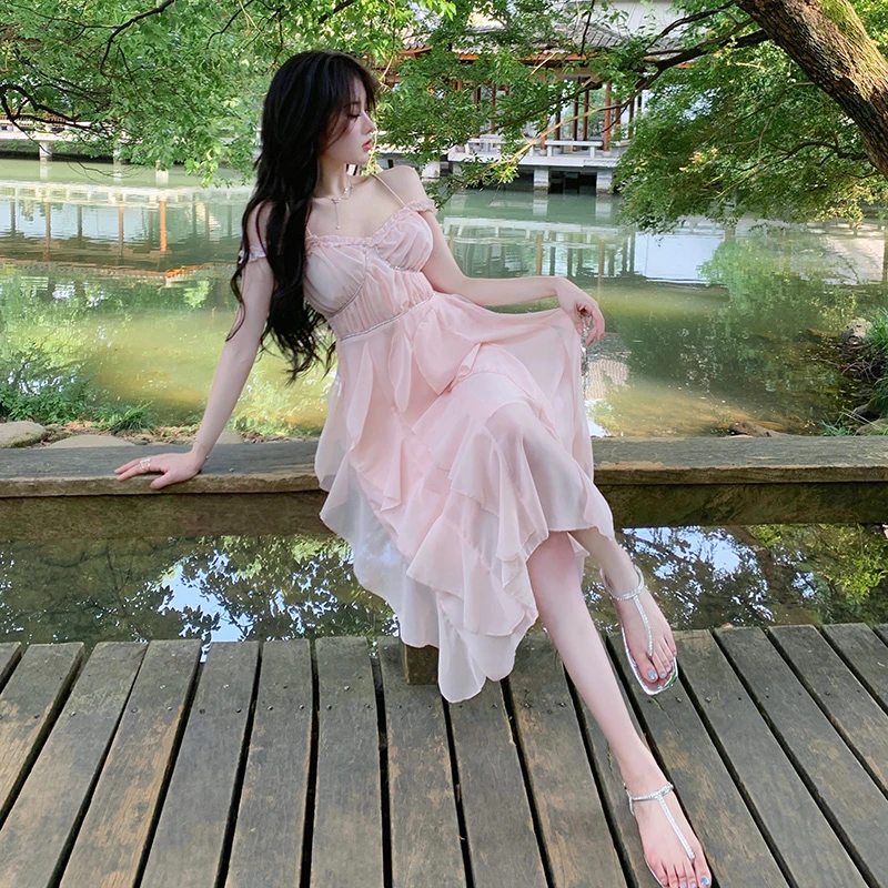 桃乐丝花园法式气质小众花边裙子女设计高级感仙气显瘦吊带连衣裙