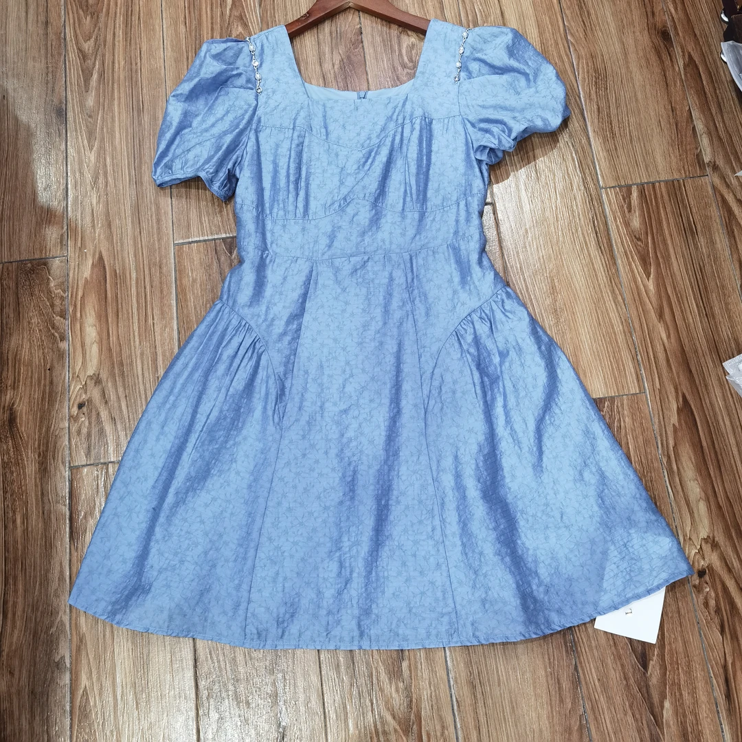 2022衣频道连衣裙