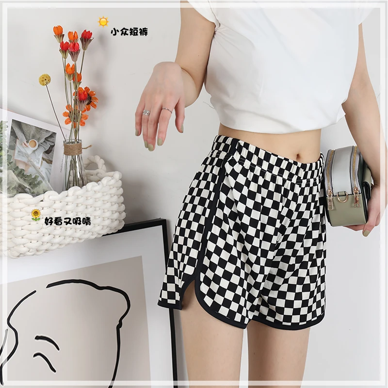 休闲冰丝短裤女运动风夏季清凉宽松休闲家居短睡裤防走光黑白百搭