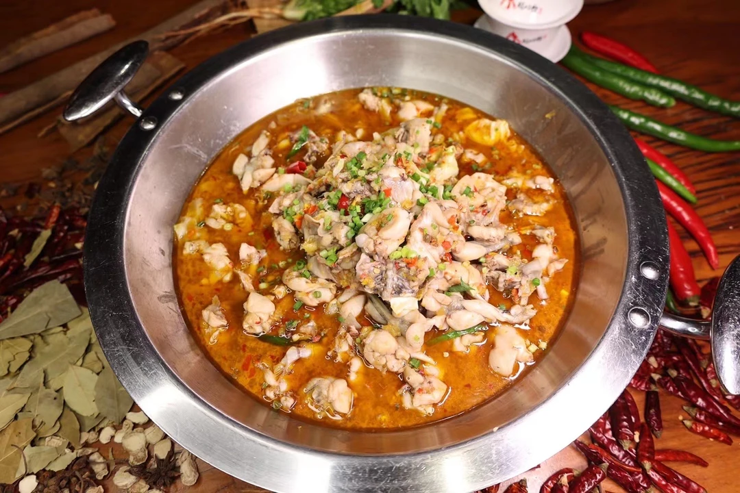 香辣跳跳蛙酱，5斤装可做50份 鱼 蛙 此酱用途广泛 工厂调料