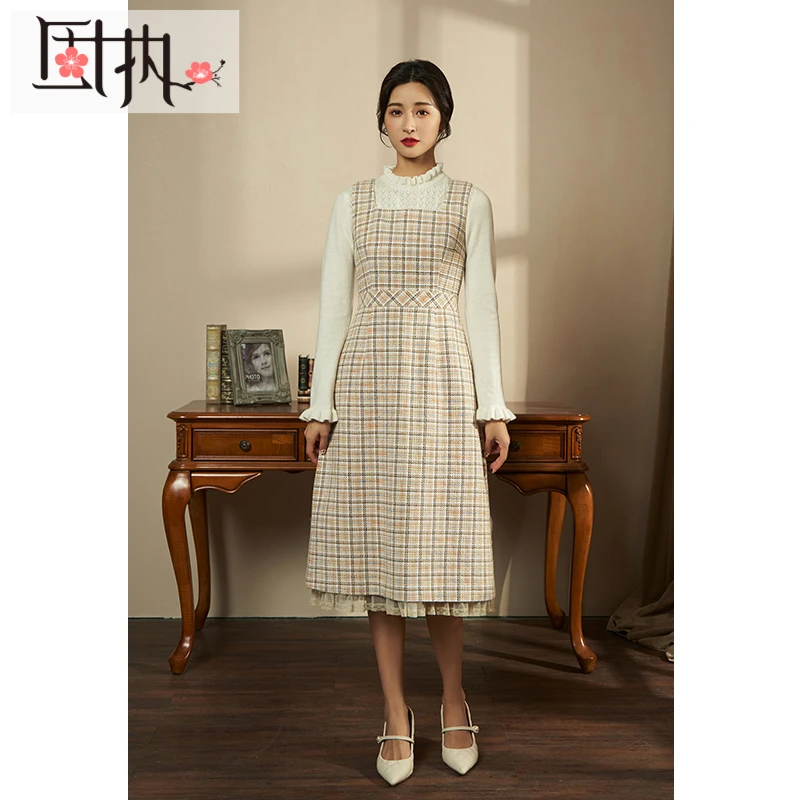 固执秋季新款复古方领无袖格子网纱背心连衣裙52404LQ05974
