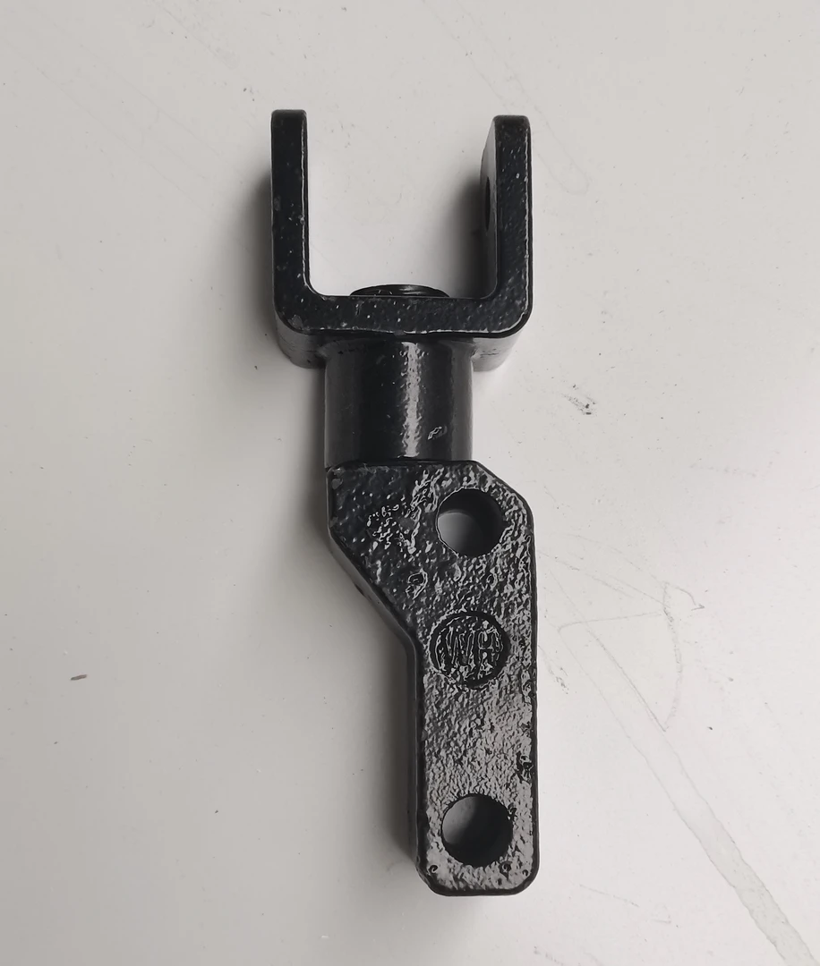 三一重工c6c8搅拌车渣土车配件前桥减震器固定支架钢板减震器支架