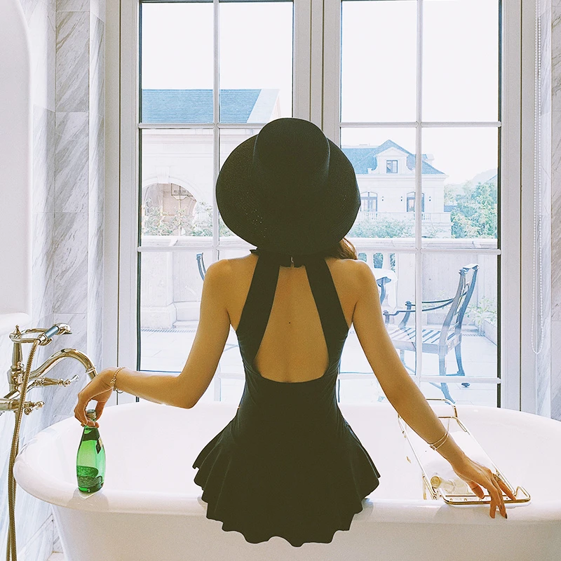 《海豚湾恋人》露背泳衣2024款遮肉显瘦温泉子女孩泳衣时尚泳装遮肚