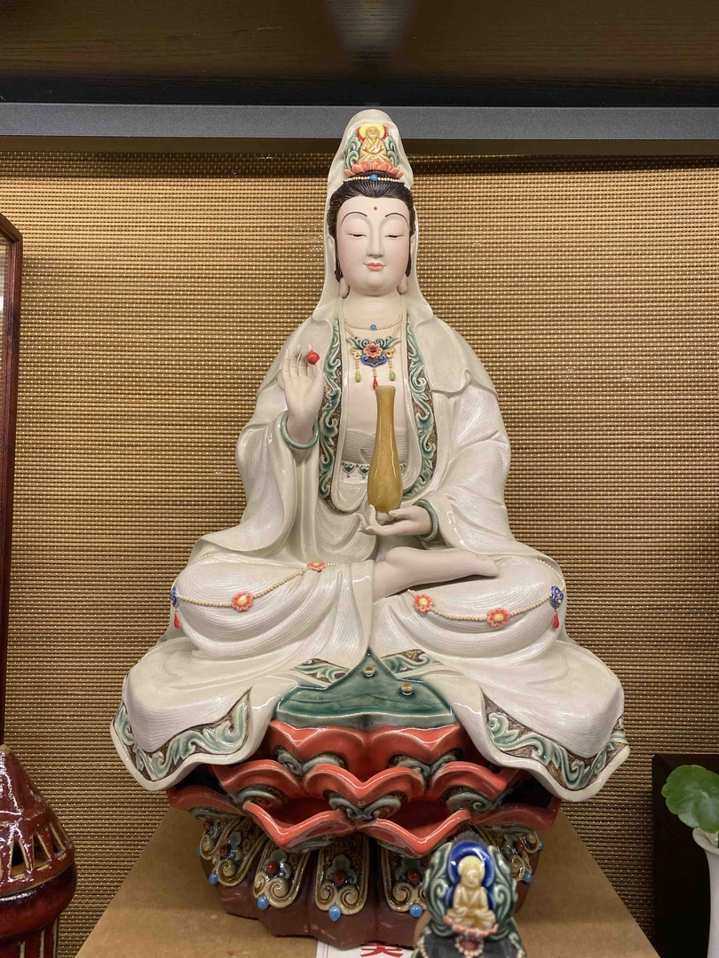 《观音菩萨》坐莲观音菩萨陶瓷装饰